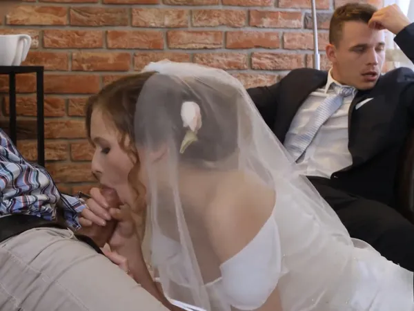 phim netflix Vợ sắp cưới địt nhau với anh thợ chụp ảnh ngay trước mặt anh chồng