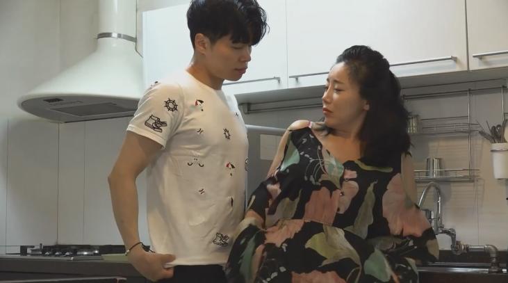 sex an yuki Khi bạn của vợ say rượu